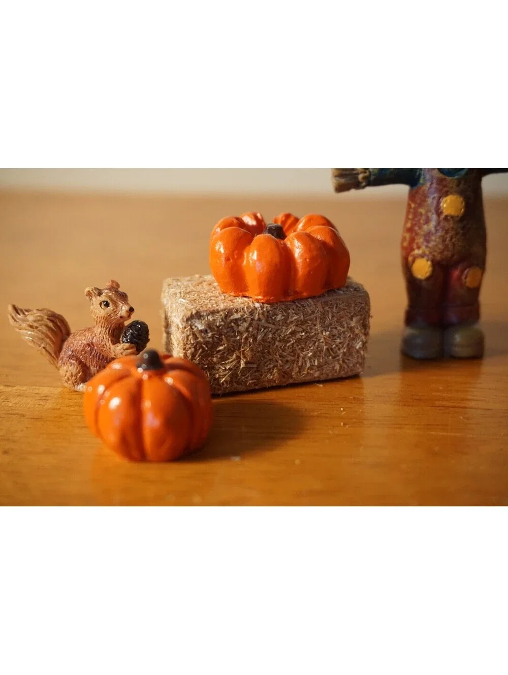 Scarecrow Pumpkin Mini Hay Bales Halloween Fall Village Accessories Decor